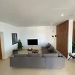 Hébergement de vacances Luxury House With Private Pool, Jacuzzi And Wellness