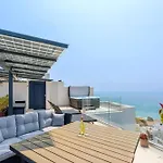 Luxury House With Private Pool, Jacuzzi And Wellness