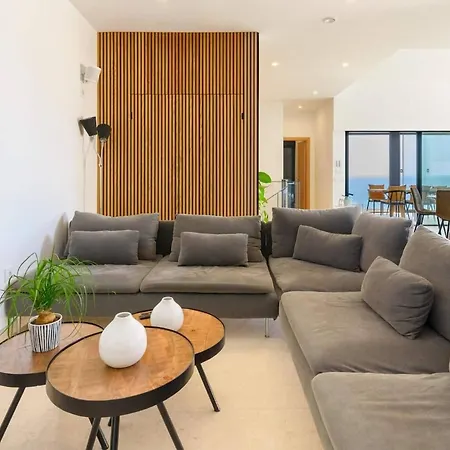 Luxury House With Private Pool, Jacuzzi And Wellness Hébergement de vacances