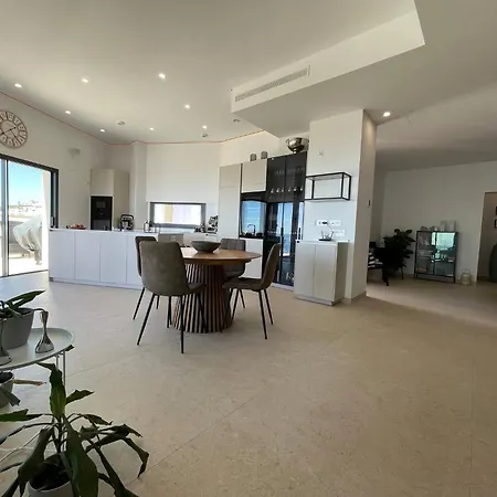 Luxury House With Private Pool, Jacuzzi And Wellness Hébergement de vacances *