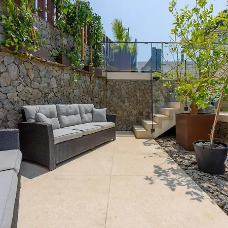 Luxury House With Private Pool, Jacuzzi And Wellness Сasa de vacaciones *