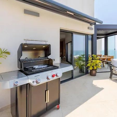 Luxury House With Private Pool, Jacuzzi And Wellness *