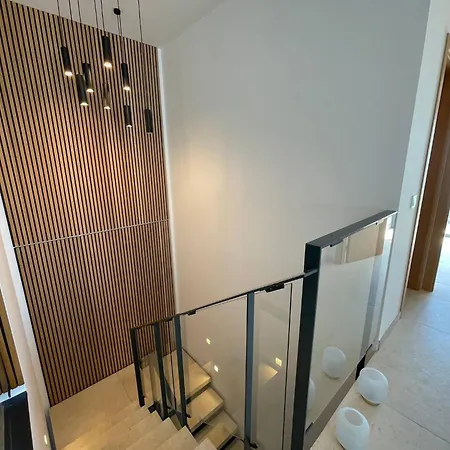 Luxury House With Private Pool, Jacuzzi And Wellness Сasa de vacaciones